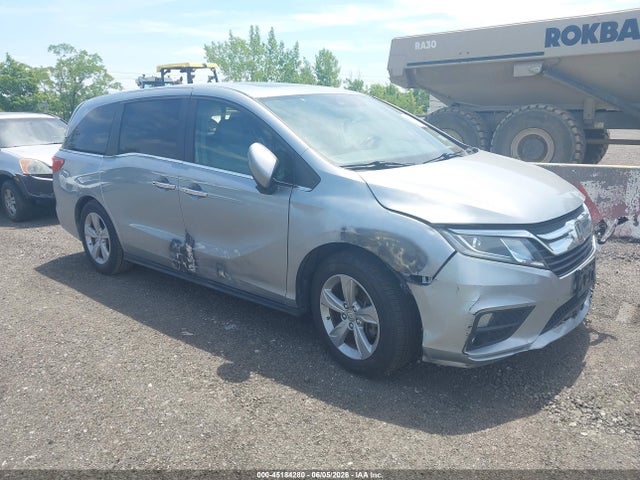 Salvage Honda Odyssey Image