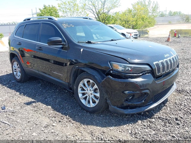 Salvage Jeep Cherokee Image