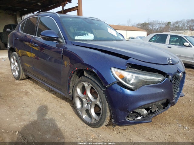 Salvage Alfa Romeo Stelvio Image