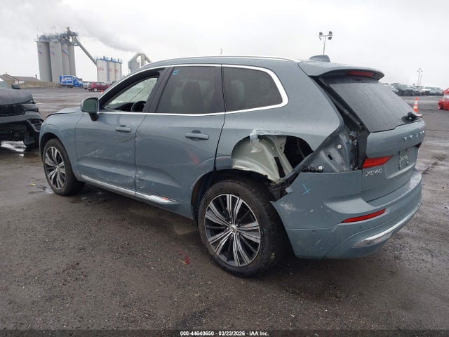 Volvo XC60 B5 Plus Bright Theme