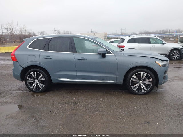 Volvo XC60 B5 Plus Bright Theme