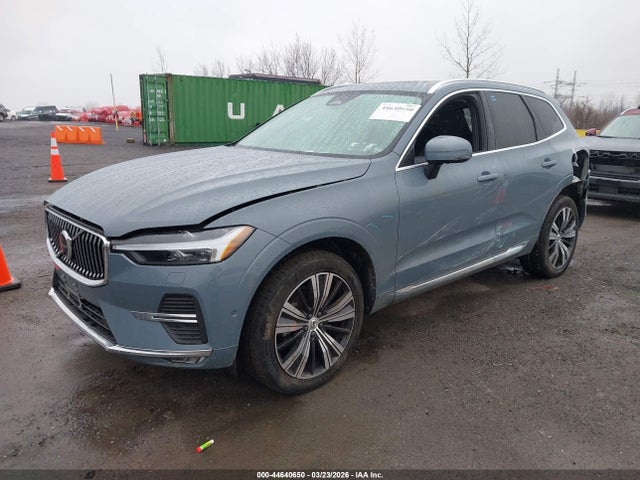 Volvo XC60 B5 Plus Bright Theme