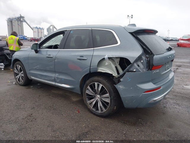 Volvo XC60 B5 Plus Bright Theme