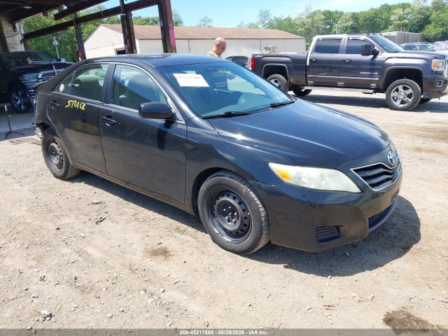 Salvage Toyota Camry Image