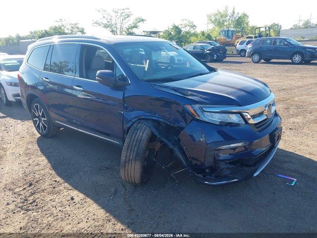 Salvage Honda Pilot Image
