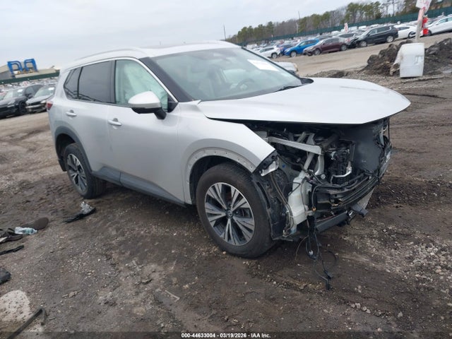 Salvage Nissan Rogue Image