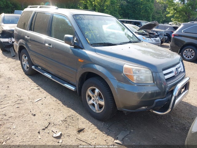 Salvage Honda Pilot Image