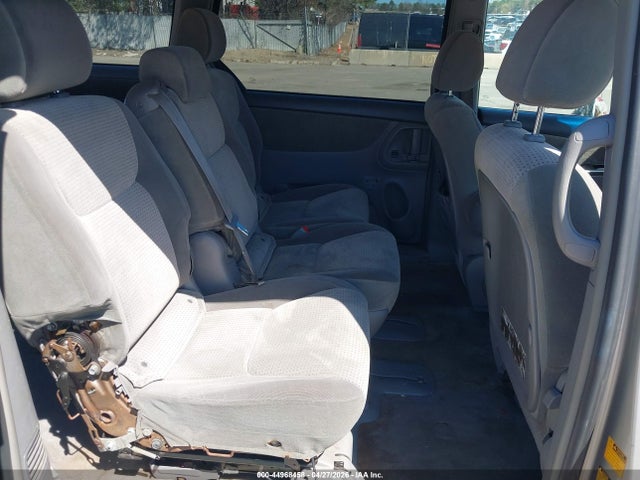 Toyota Sienna Le