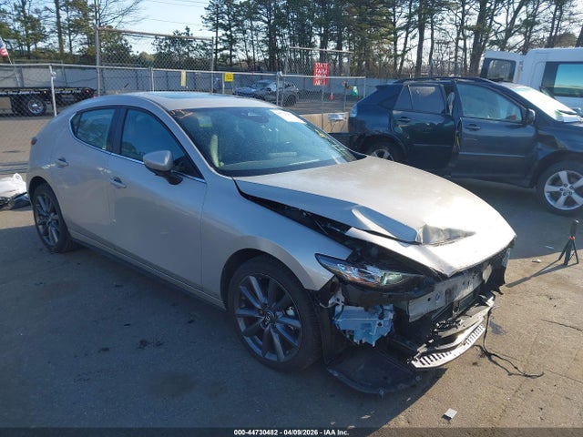 Salvage Mazda Mazda3 Image