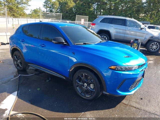 Salvage Dodge Hornet Image