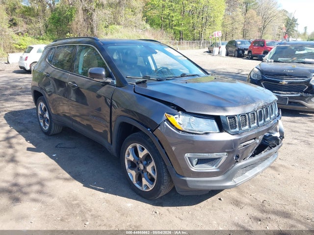 Salvage Jeep Compass Image