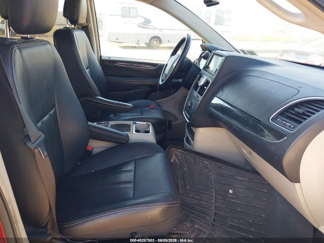 Chrysler Town & Country Touring