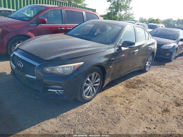 INFINITI Q50 Premium