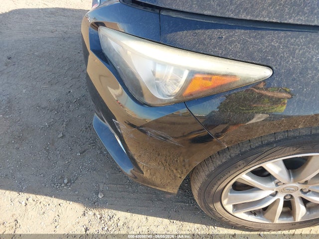 INFINITI Q50 Premium