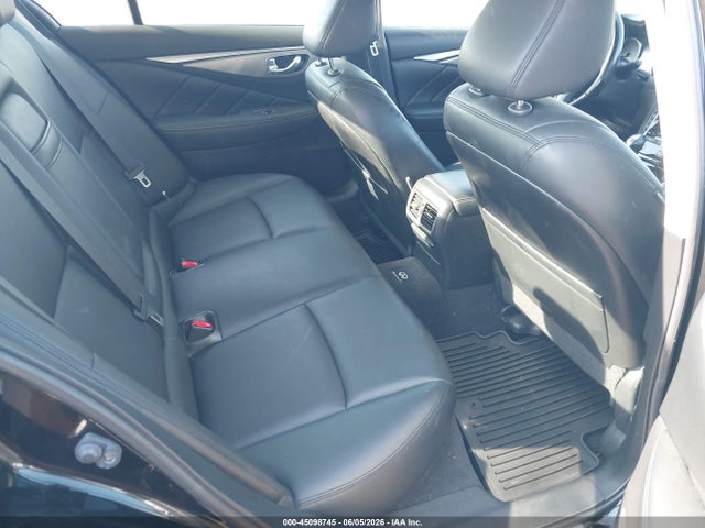 INFINITI Q50 Premium