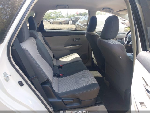 Toyota Prius v Two