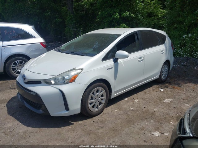 Toyota Prius v Two
