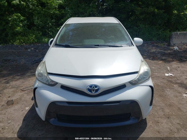 Toyota Prius v Two