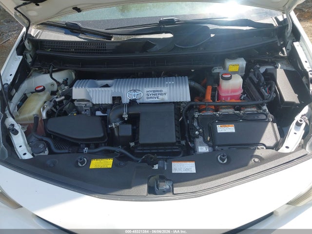 Toyota Prius v Two