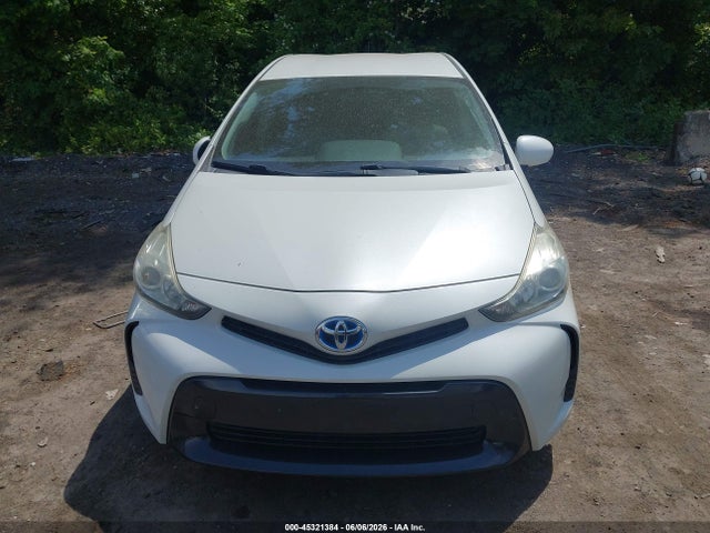 Toyota Prius v Two