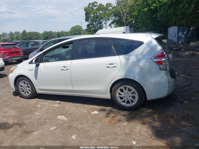 Toyota Prius v Two