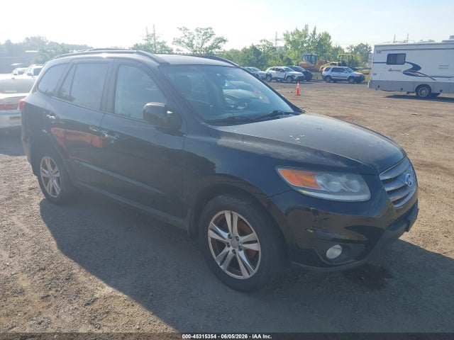 Salvage Hyundai SANTA FE Image
