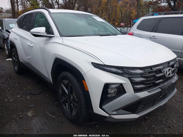 Salvage Hyundai TUCSON Image