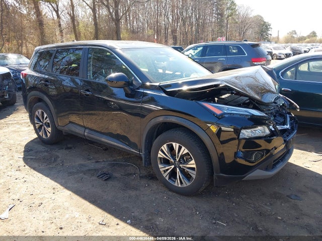 Salvage Nissan Rogue Image