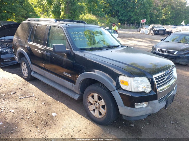 Salvage Ford Explorer Image