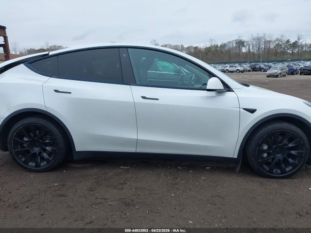Tesla Model Y Long Range Dual Motor All-wheel Drive