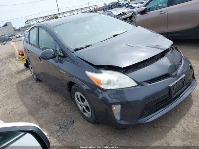 Salvage Toyota Prius Image