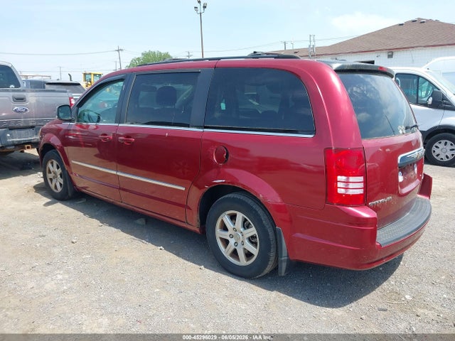 Chrysler Town & Country Touring Plus