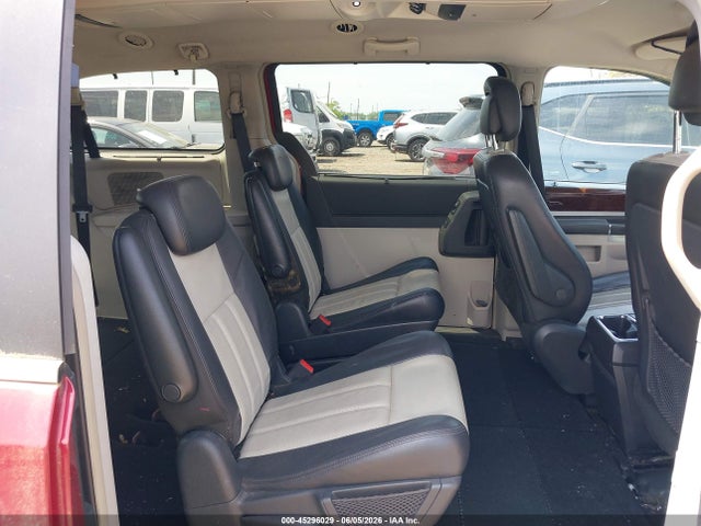 Chrysler Town & Country Touring Plus