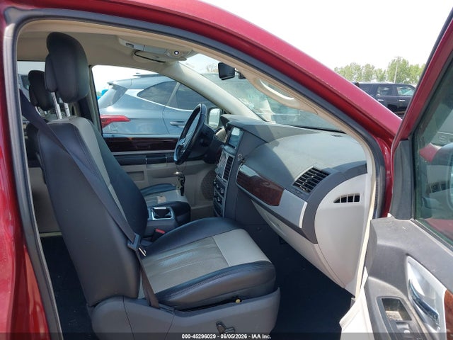Chrysler Town & Country Touring Plus