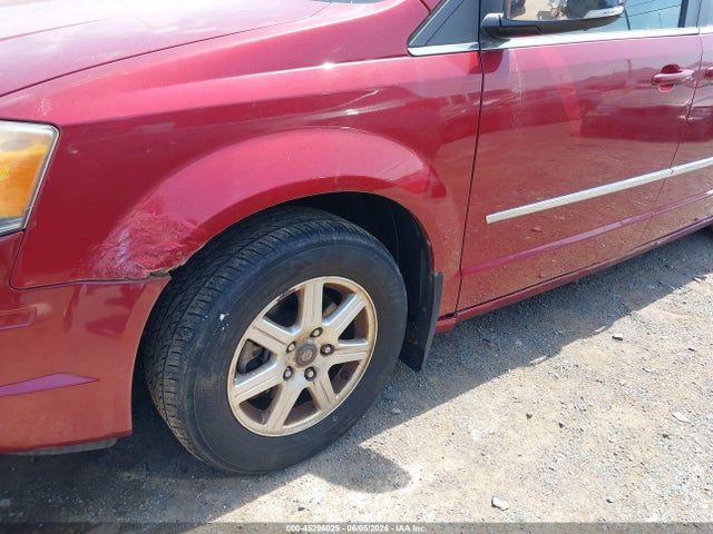 Chrysler Town & Country Touring Plus