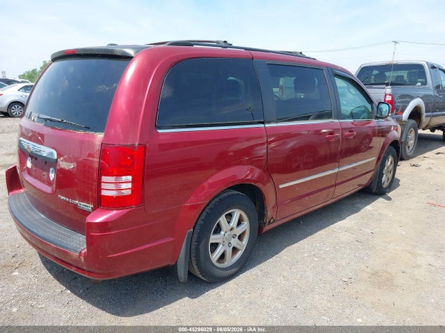 Chrysler Town & Country Touring Plus
