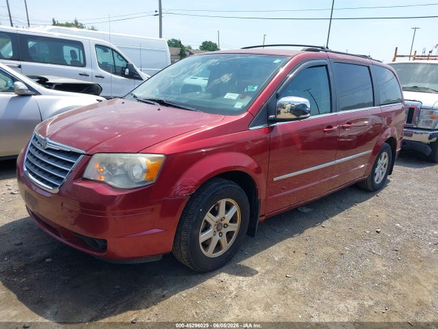 Chrysler Town & Country Touring Plus