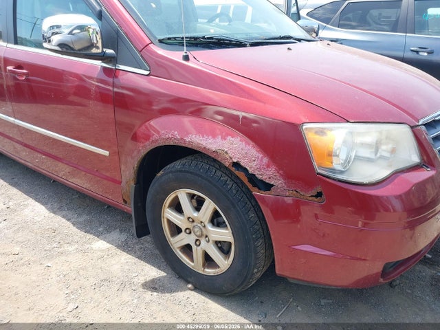 Chrysler Town & Country Touring Plus