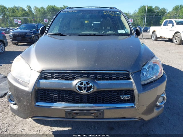 Toyota RAV4 Limited V6