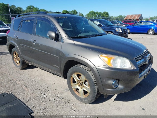 Salvage Toyota RAV4 Image