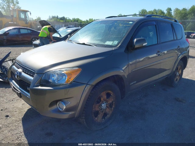 Toyota RAV4 Limited V6