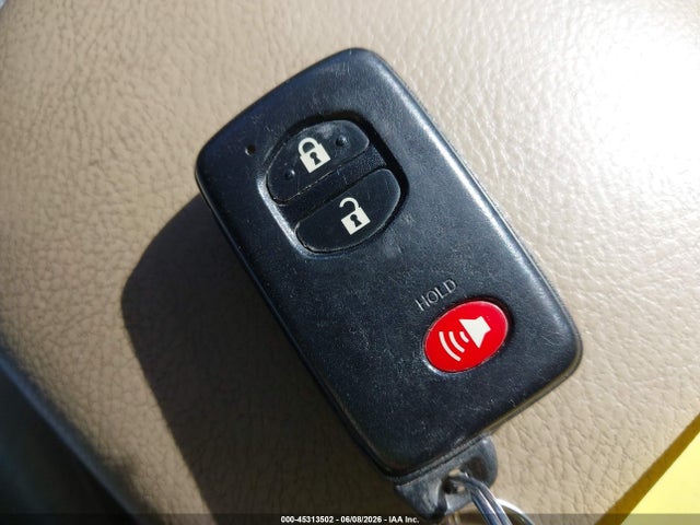 Toyota RAV4 Limited V6