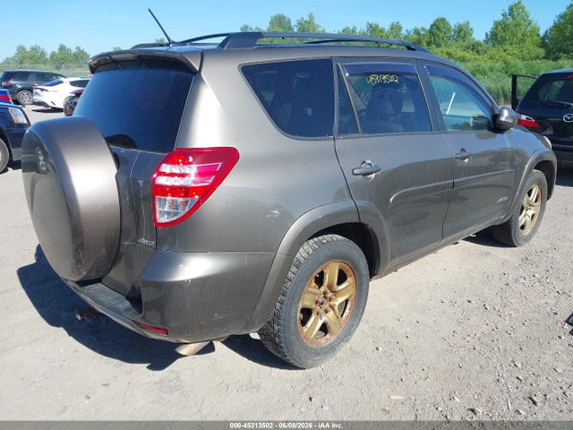 Toyota RAV4 Limited V6