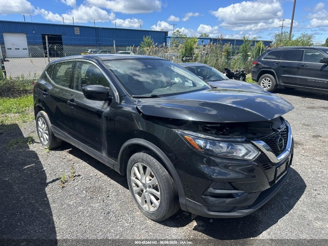 Salvage Nissan Rogue Image