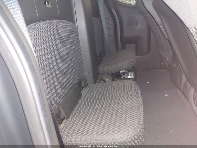Nissan Frontier Sv