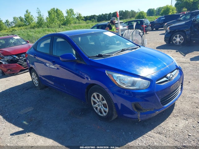 Salvage Hyundai ACCENT Image