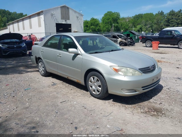 Salvage Toyota Camry Image