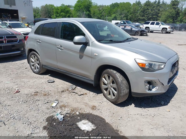 Salvage Mitsubishi Outlander Image