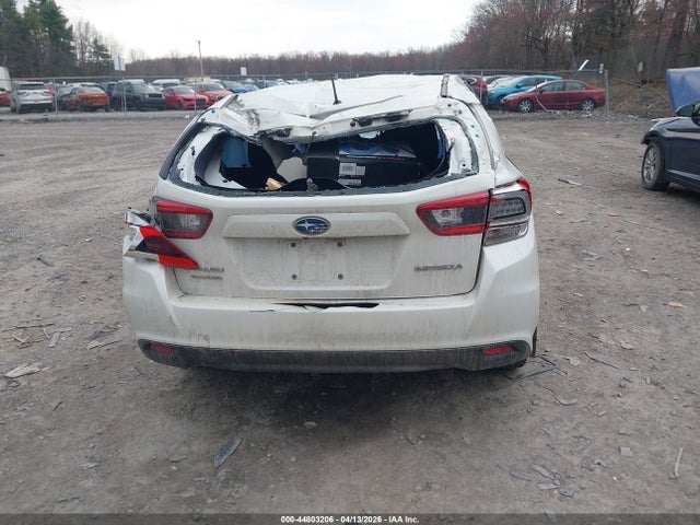 Subaru Impreza Base 5-door