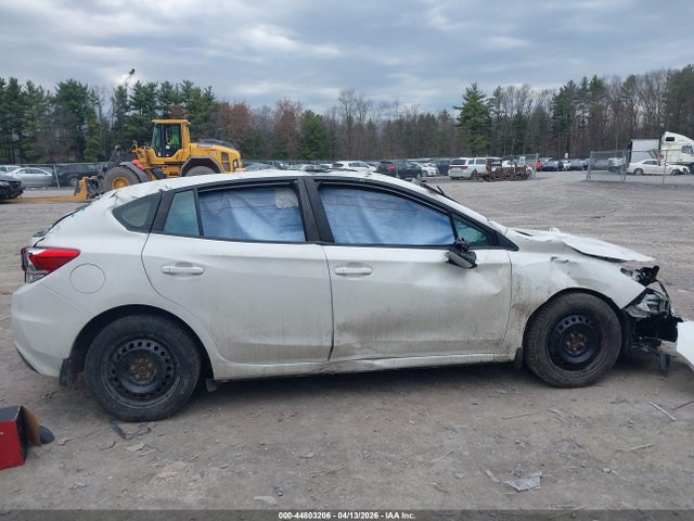 Subaru Impreza Base 5-door